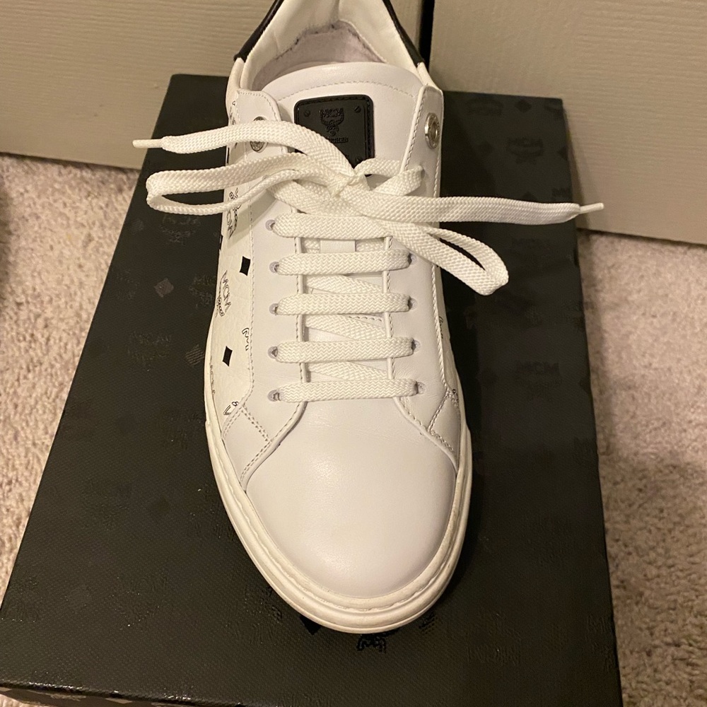 New Court Low Top Sneakers